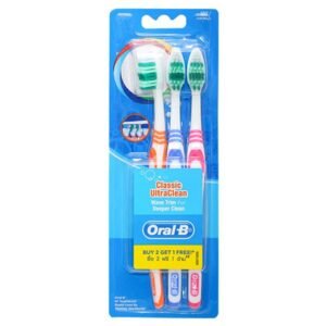 Bàn chải đánh răng Oral-B Classic UltraClean lông mềm vỉ 3 cây - 07/2024 | nhathuocchangpharma.com